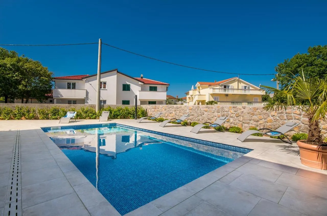 Apartment Meteora With Private Pool Malinska Croatia