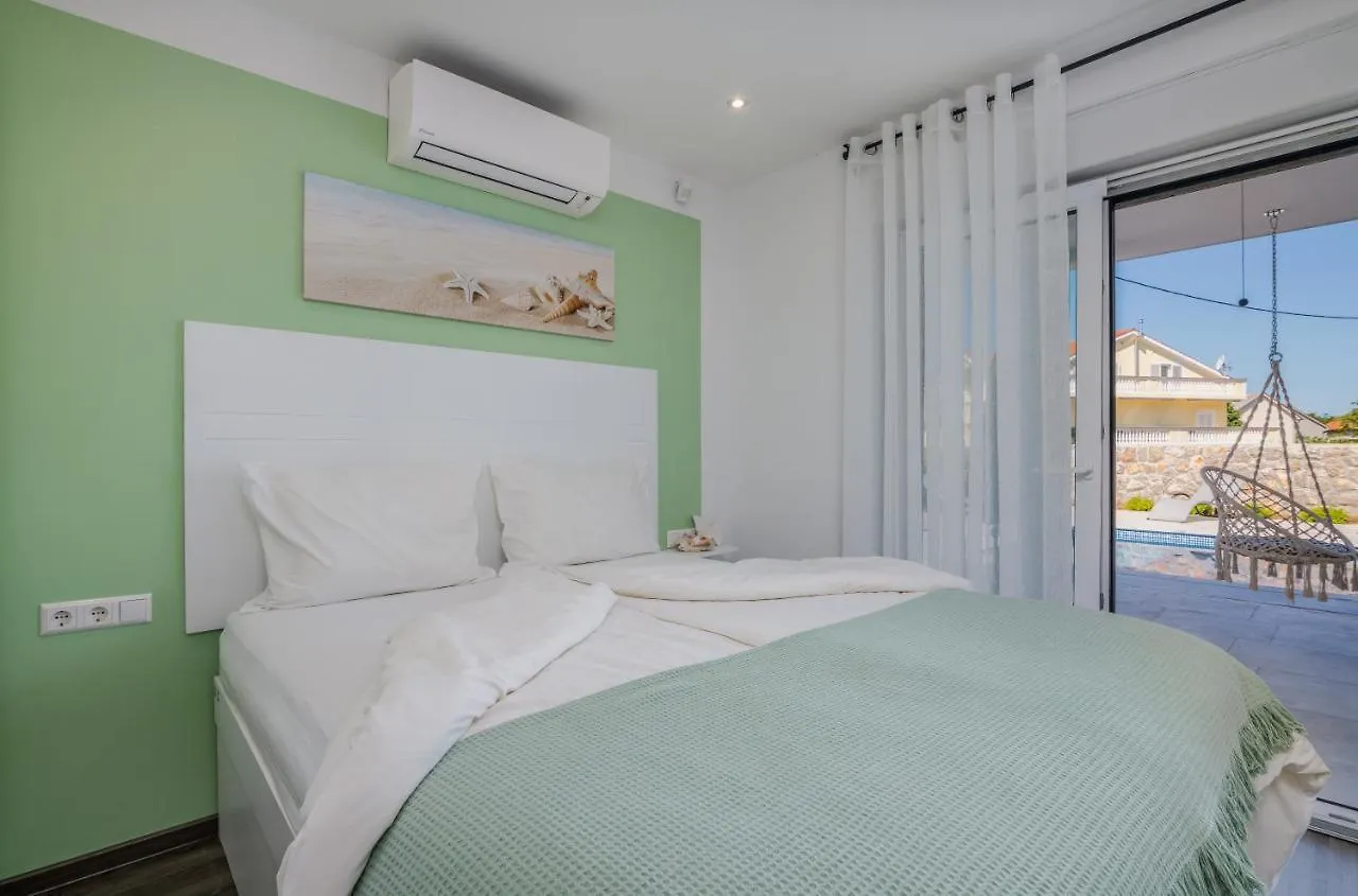 Apartment Meteora With Private Pool Malinska