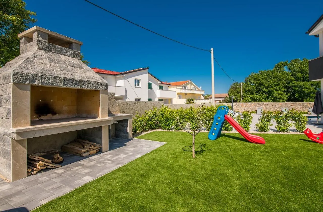 Apartment Meteora With Private Pool Malinska