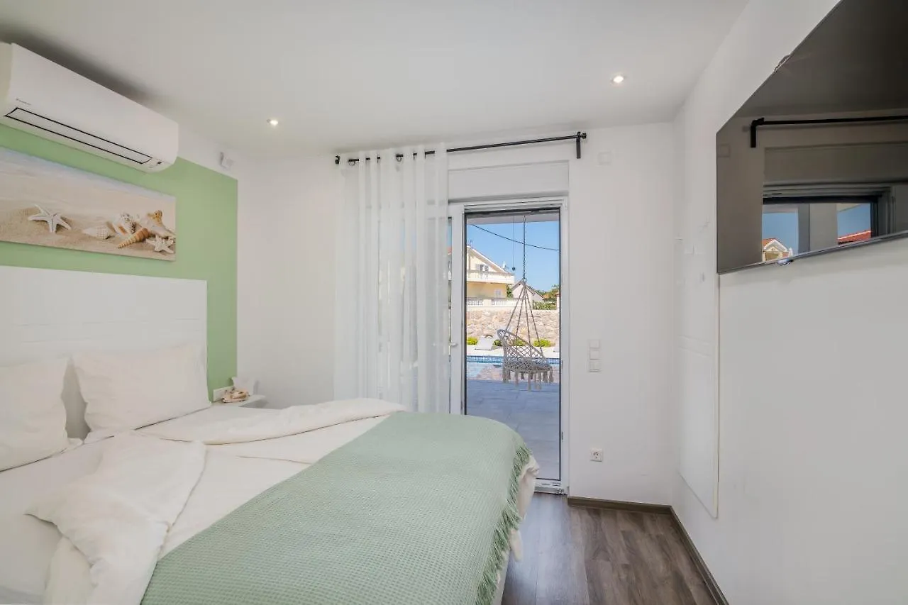 Apartment Meteora With Private Pool Malinska
